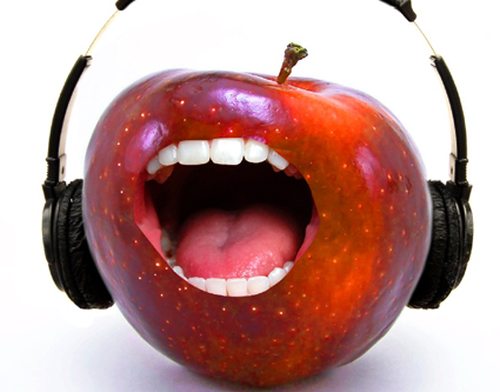 Коллаж «Поющее яблоко»